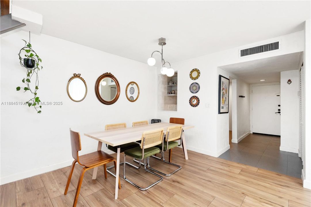 На продажу: $295,000 (1 спален, 1 ванн, 802 Квадратных фут)