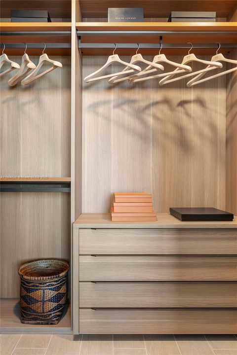 For Sale: $1,250,000 (1 beds, 1 baths, 1010 Square Feet)