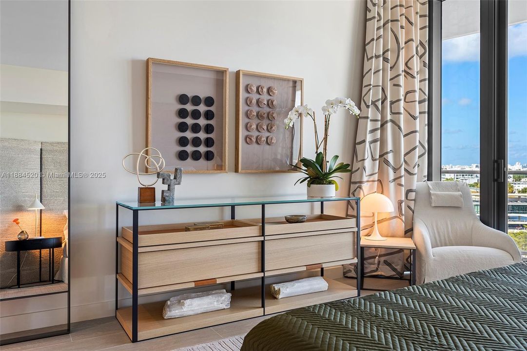 For Sale: $1,250,000 (1 beds, 1 baths, 1010 Square Feet)