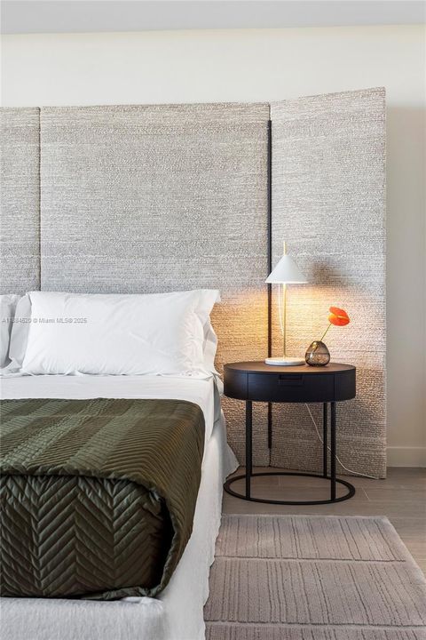 For Sale: $1,250,000 (1 beds, 1 baths, 1010 Square Feet)