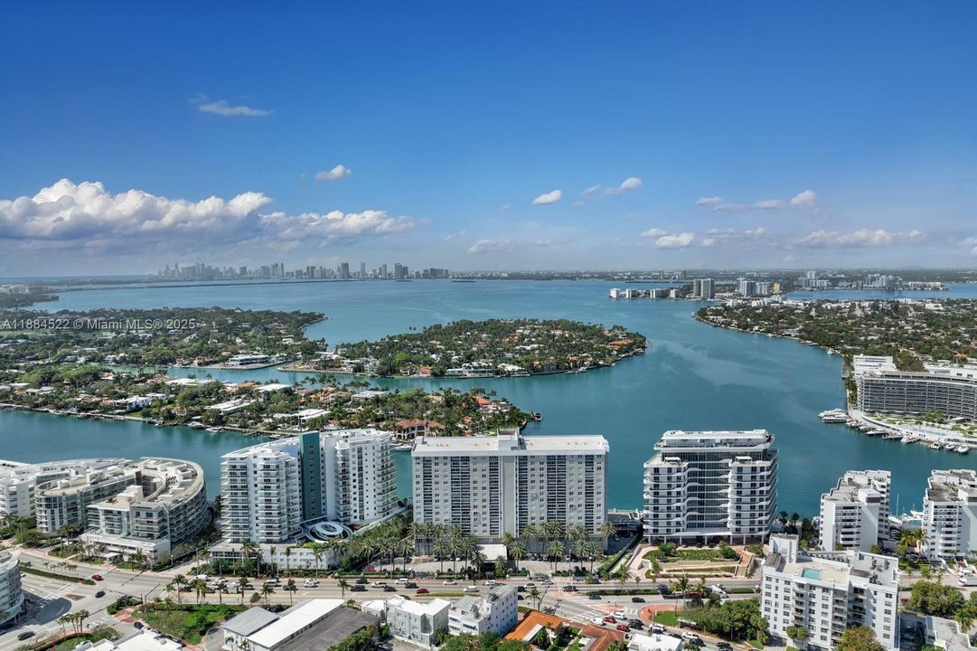 待售: $590,000 (2 贝兹, 2 浴室, 1326 平方英尺)