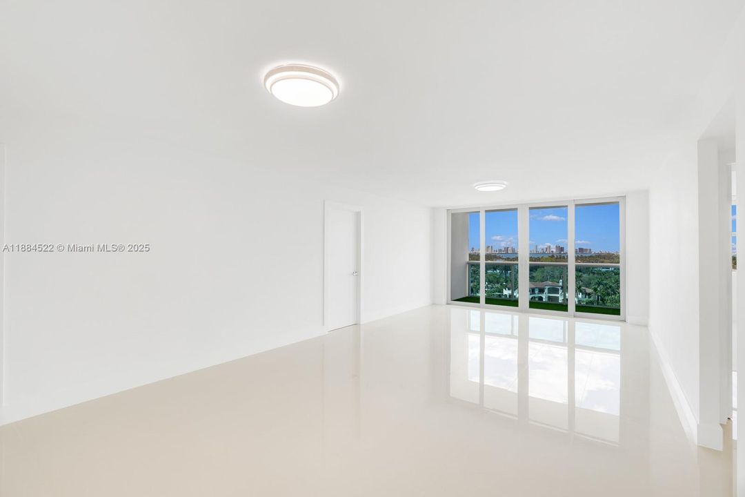 待售: $590,000 (2 贝兹, 2 浴室, 1326 平方英尺)