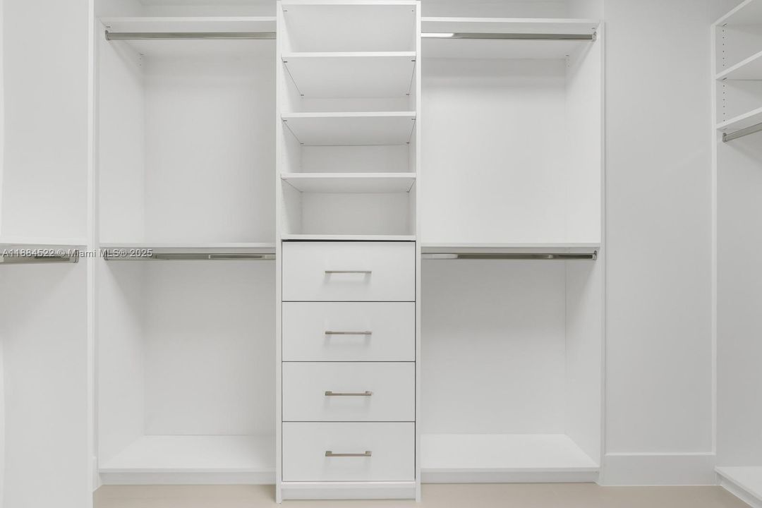 待售: $590,000 (2 贝兹, 2 浴室, 1326 平方英尺)