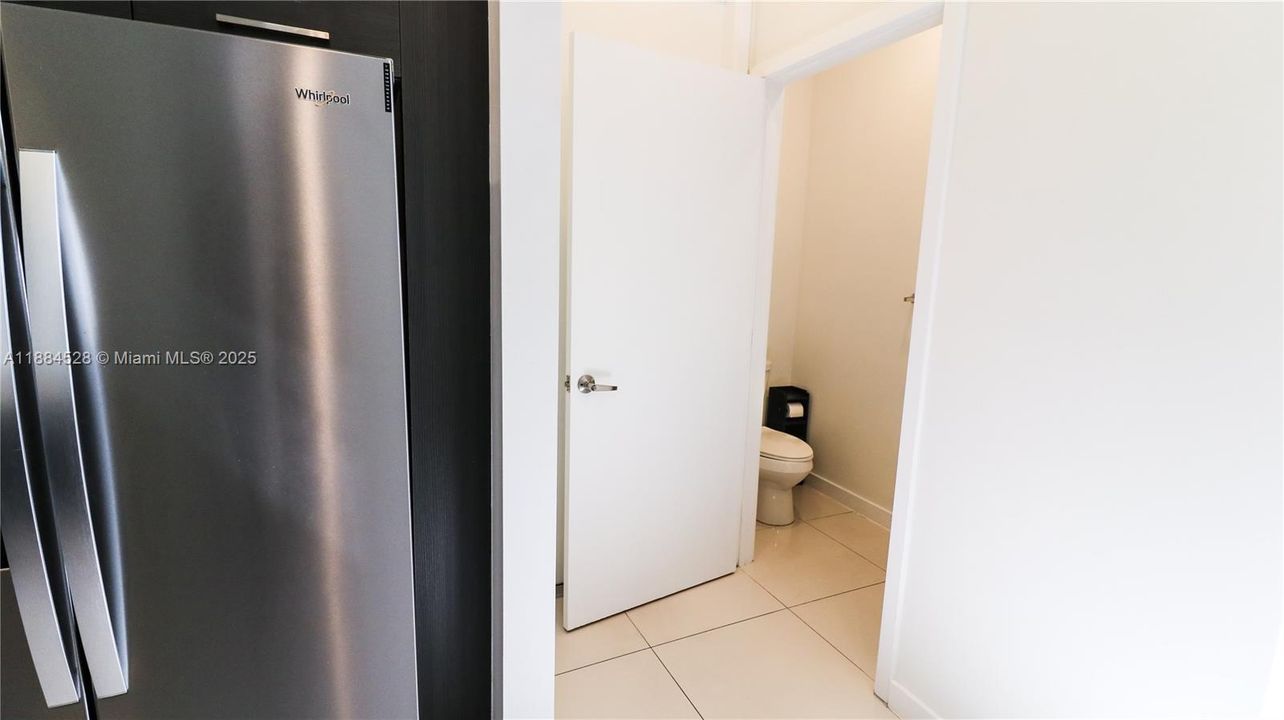 Под контрактом: $335,000 (3 спален, 2 ванн, 1360 Квадратных фут)