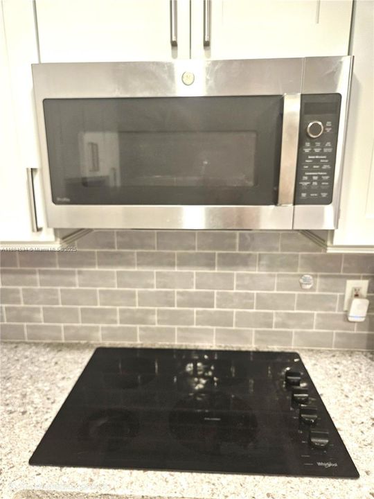 Под контрактом: $297,500 (2 спален, 1 ванн, 1110 Квадратных фут)