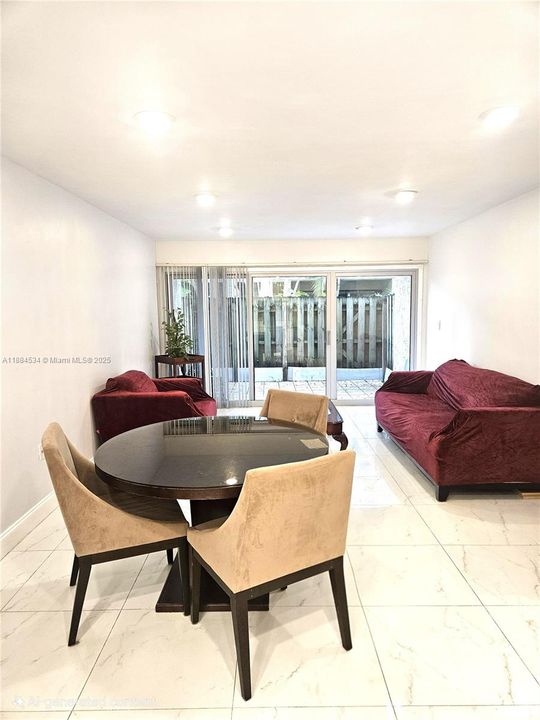 Под контрактом: $297,500 (2 спален, 1 ванн, 1110 Квадратных фут)