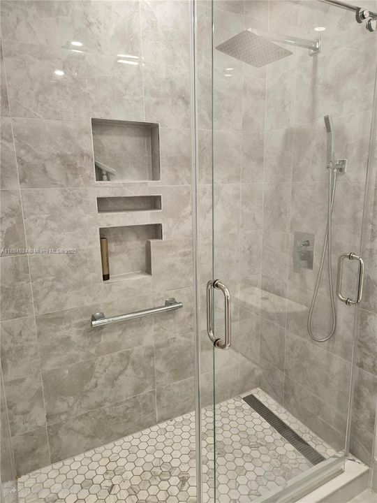 Под контрактом: $297,500 (2 спален, 1 ванн, 1110 Квадратных фут)