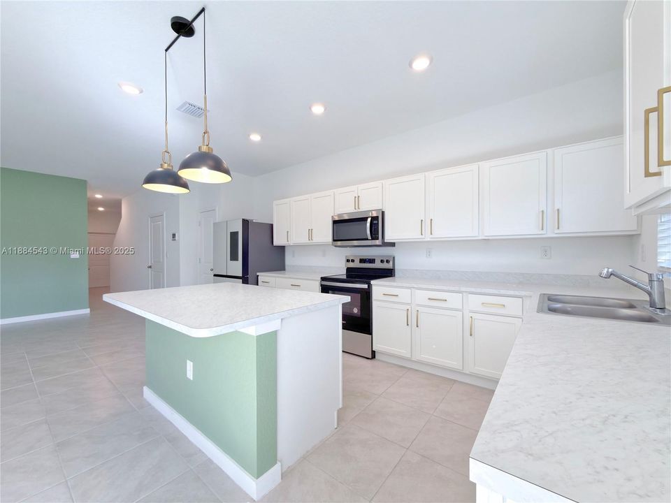 For Sale: $489,990 (3 beds, 2 baths, 1597 Square Feet)