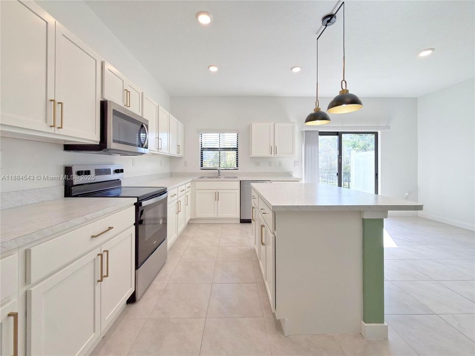 For Sale: $489,990 (3 beds, 2 baths, 1597 Square Feet)