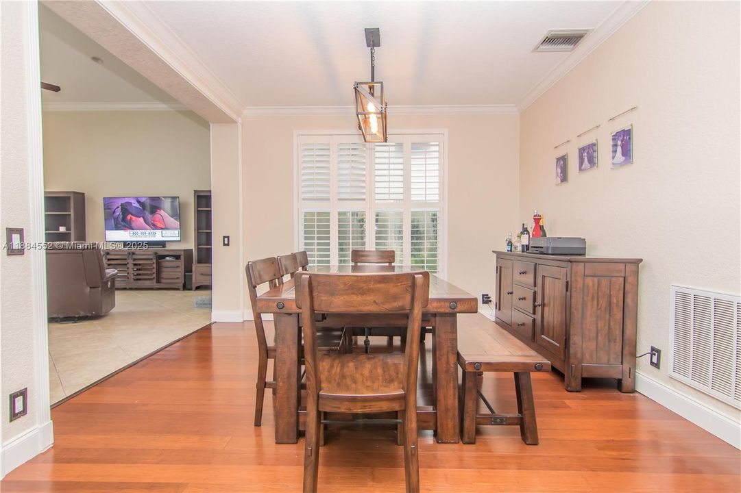 待售: $1,350,000 (5 贝兹, 3 浴室, 3792 平方英尺)