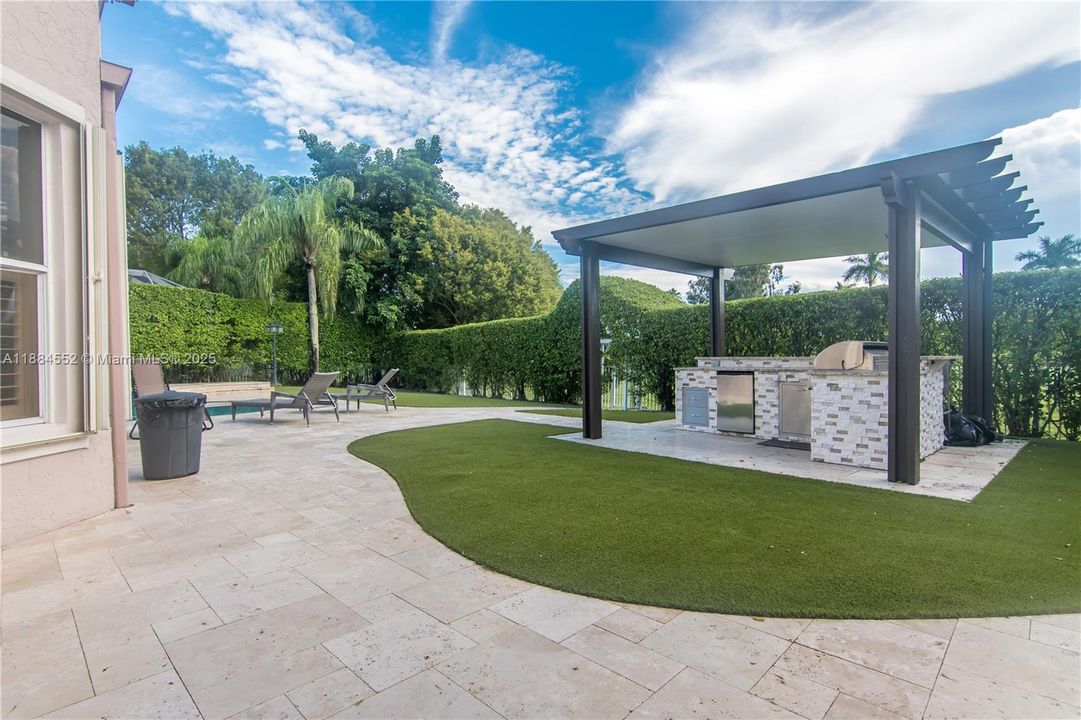 待售: $1,350,000 (5 贝兹, 3 浴室, 3792 平方英尺)