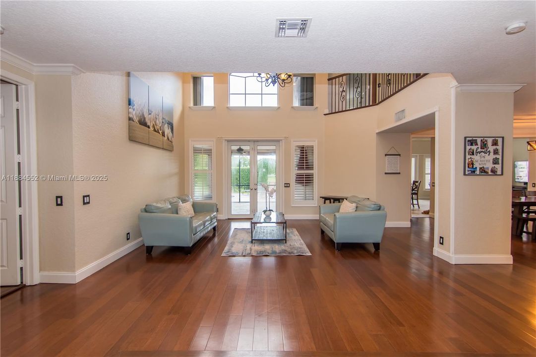 待售: $1,350,000 (5 贝兹, 3 浴室, 3792 平方英尺)