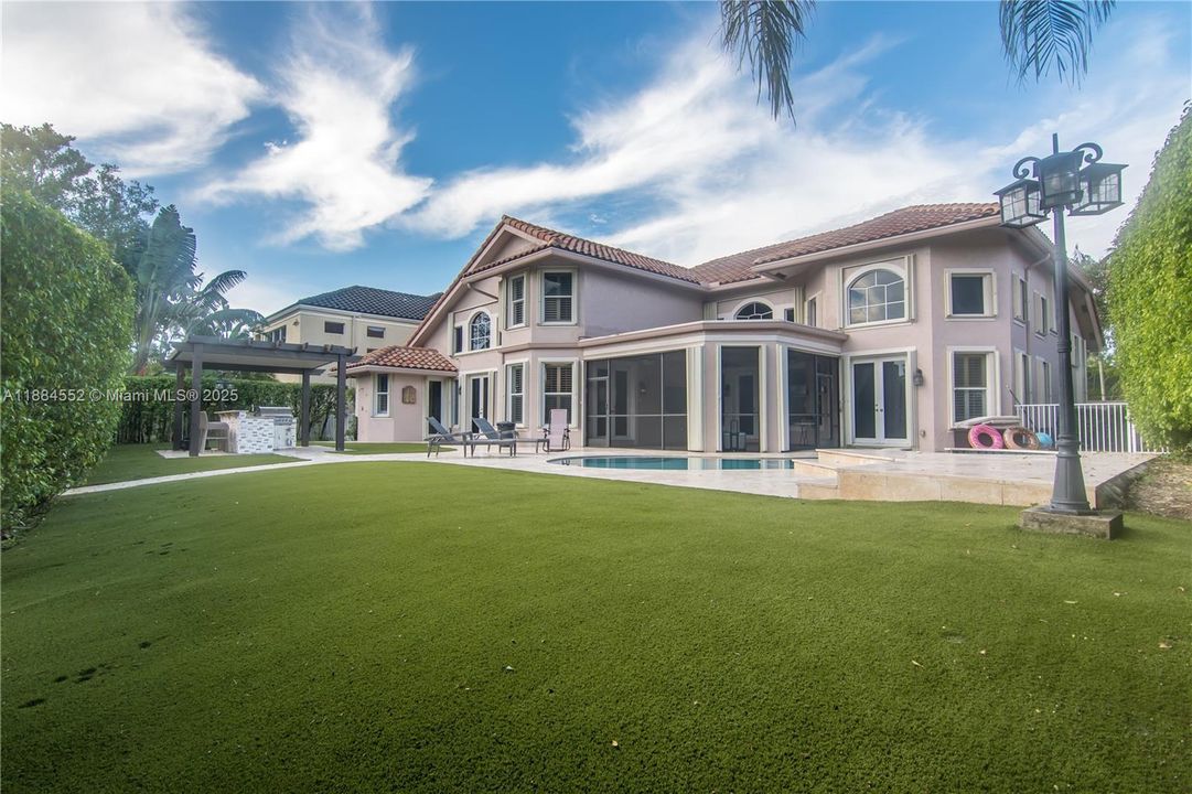 待售: $1,350,000 (5 贝兹, 3 浴室, 3792 平方英尺)