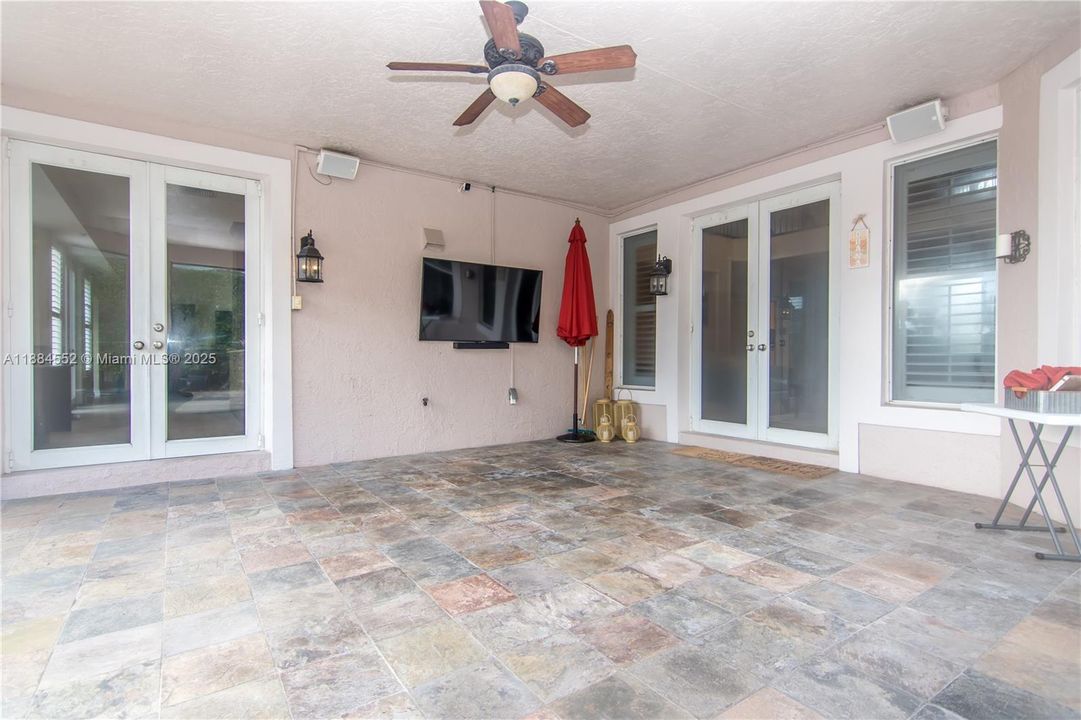 待售: $1,350,000 (5 贝兹, 3 浴室, 3792 平方英尺)