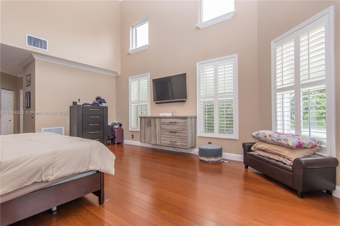 待售: $1,350,000 (5 贝兹, 3 浴室, 3792 平方英尺)