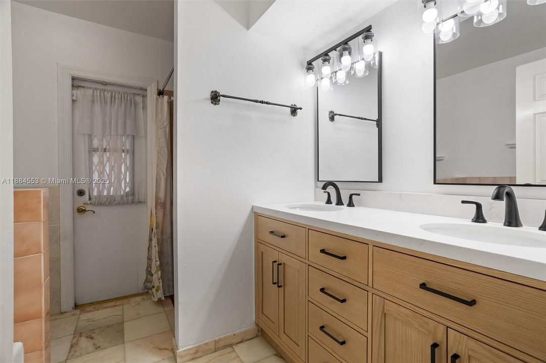 В аренду: $5,800 (4 спален, 3 ванн, 2374 Квадратных фут)