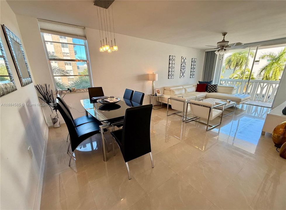 На продажу: $349,000 (1 спален, 1 ванн, 775 Квадратных фут)
