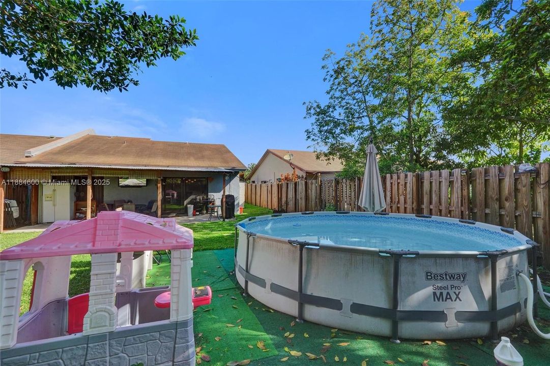 Recently Sold: $399,999 (3 beds, 2 baths, 1631 Square Feet)