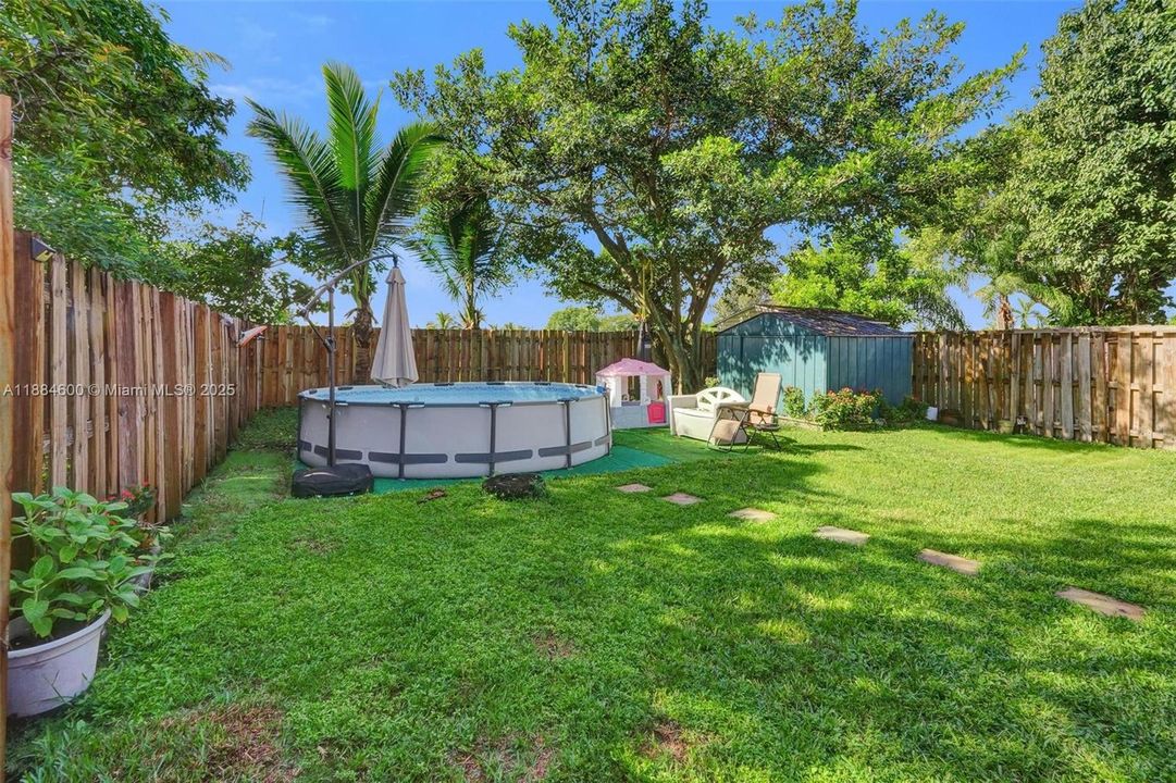 Recently Sold: $399,999 (3 beds, 2 baths, 1631 Square Feet)