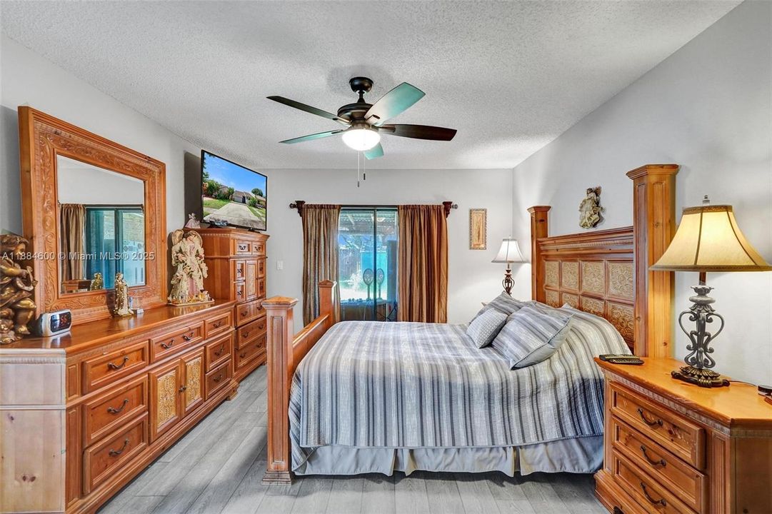 Recently Sold: $399,999 (3 beds, 2 baths, 1631 Square Feet)