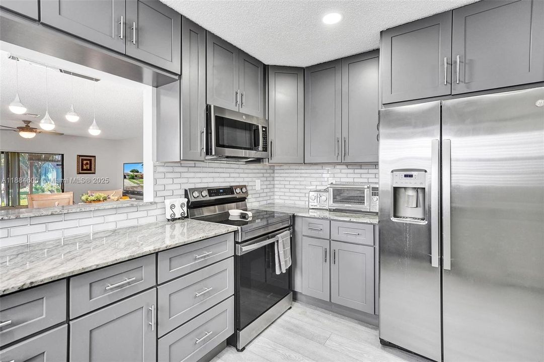 Recently Sold: $399,999 (3 beds, 2 baths, 1631 Square Feet)