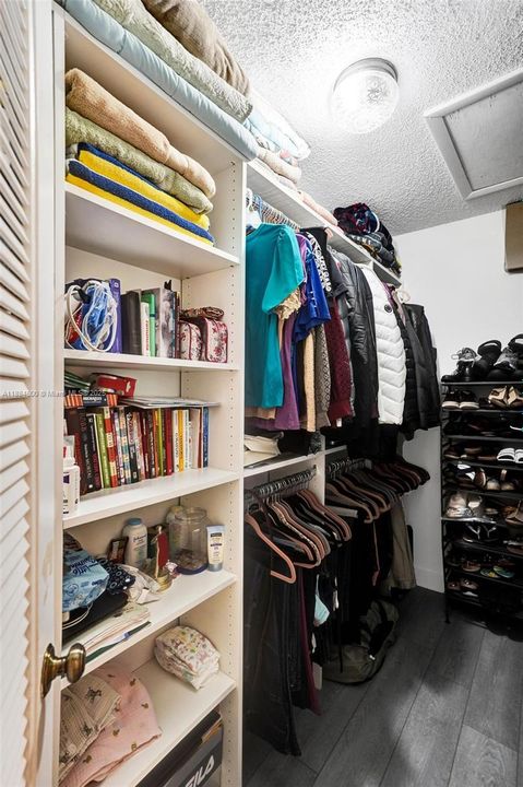 Recently Sold: $399,999 (3 beds, 2 baths, 1631 Square Feet)