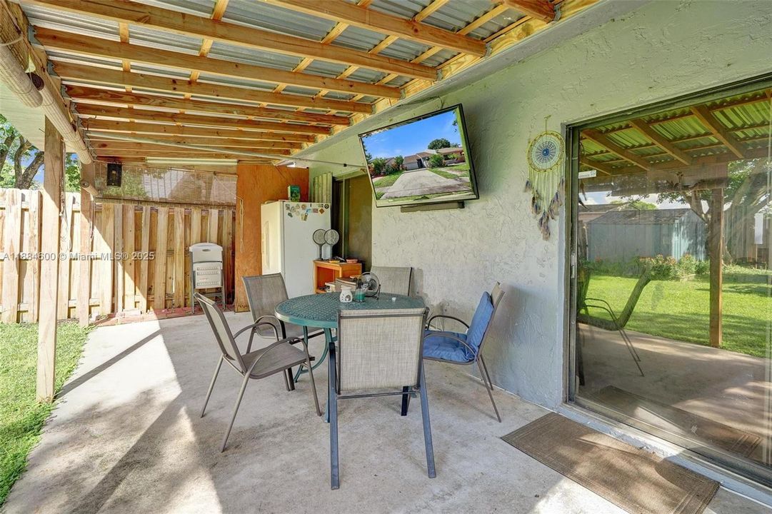 Recently Sold: $399,999 (3 beds, 2 baths, 1631 Square Feet)