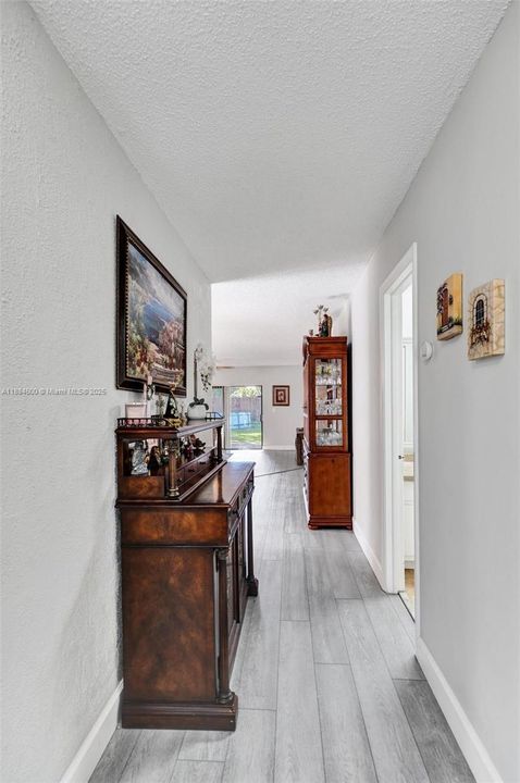 Recently Sold: $399,999 (3 beds, 2 baths, 1631 Square Feet)