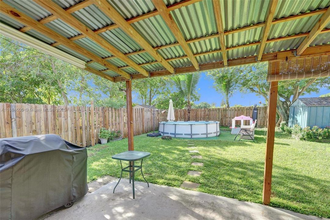 Recently Sold: $399,999 (3 beds, 2 baths, 1631 Square Feet)