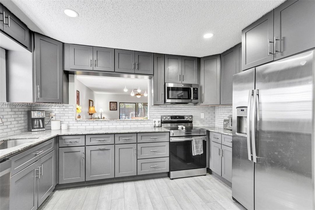 Recently Sold: $399,999 (3 beds, 2 baths, 1631 Square Feet)