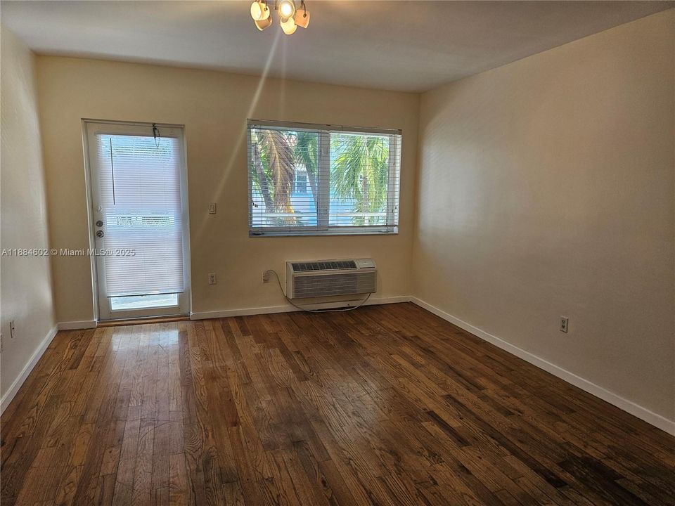 En Venta: $210,000 (0 camas, 1 baños, 431 Pies cuadrados)