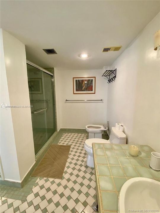 Active With Contract: $5,100 (2 beds, 2 baths, 1220 Square Feet)