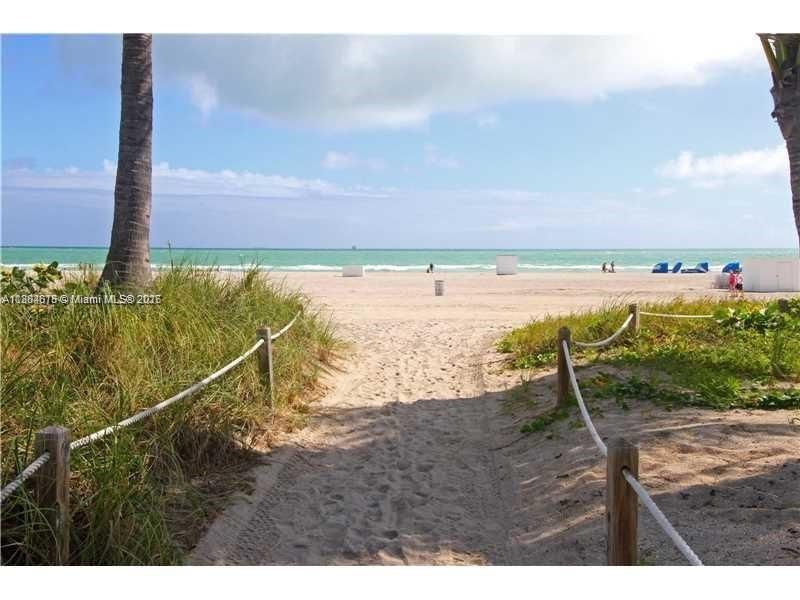 Active With Contract: $5,100 (2 beds, 2 baths, 1220 Square Feet)