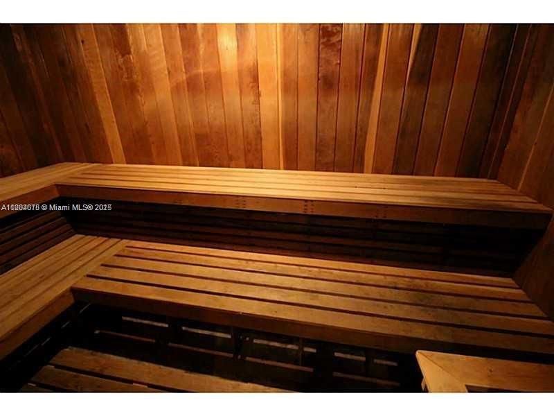 Active With Contract: $5,100 (2 beds, 2 baths, 1220 Square Feet)