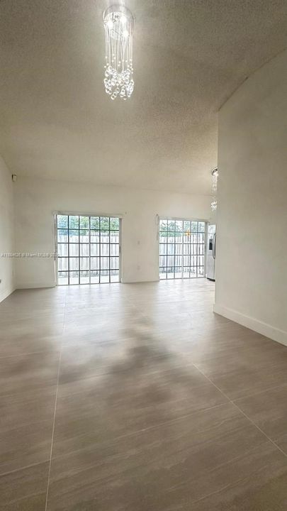 Active With Contract: $2,300 (3 beds, 2 baths, 1090 Square Feet)