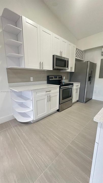 Active With Contract: $2,300 (3 beds, 2 baths, 1090 Square Feet)