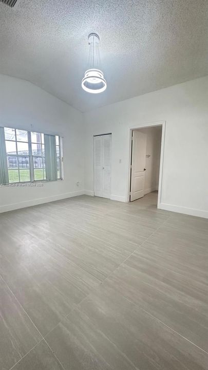 Active With Contract: $2,300 (3 beds, 2 baths, 1090 Square Feet)