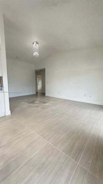 Active With Contract: $2,300 (3 beds, 2 baths, 1090 Square Feet)