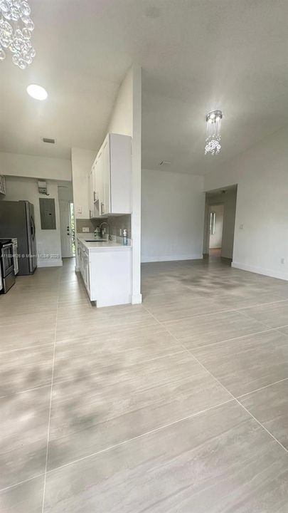 Active With Contract: $2,300 (3 beds, 2 baths, 1090 Square Feet)