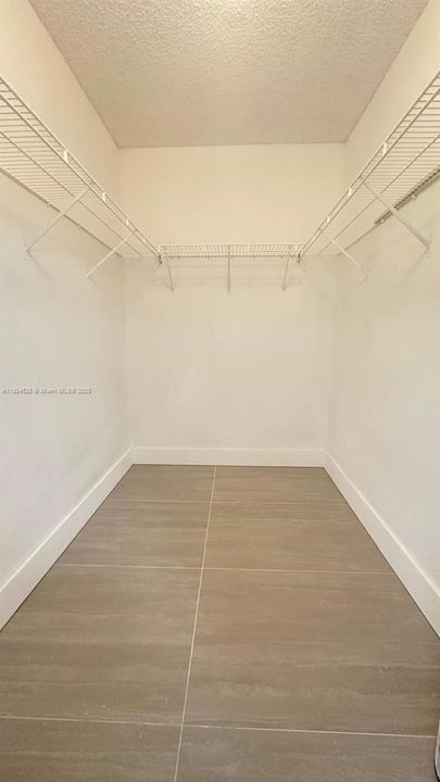 Active With Contract: $2,300 (3 beds, 2 baths, 1090 Square Feet)