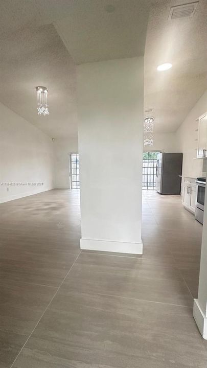 Active With Contract: $2,300 (3 beds, 2 baths, 1090 Square Feet)