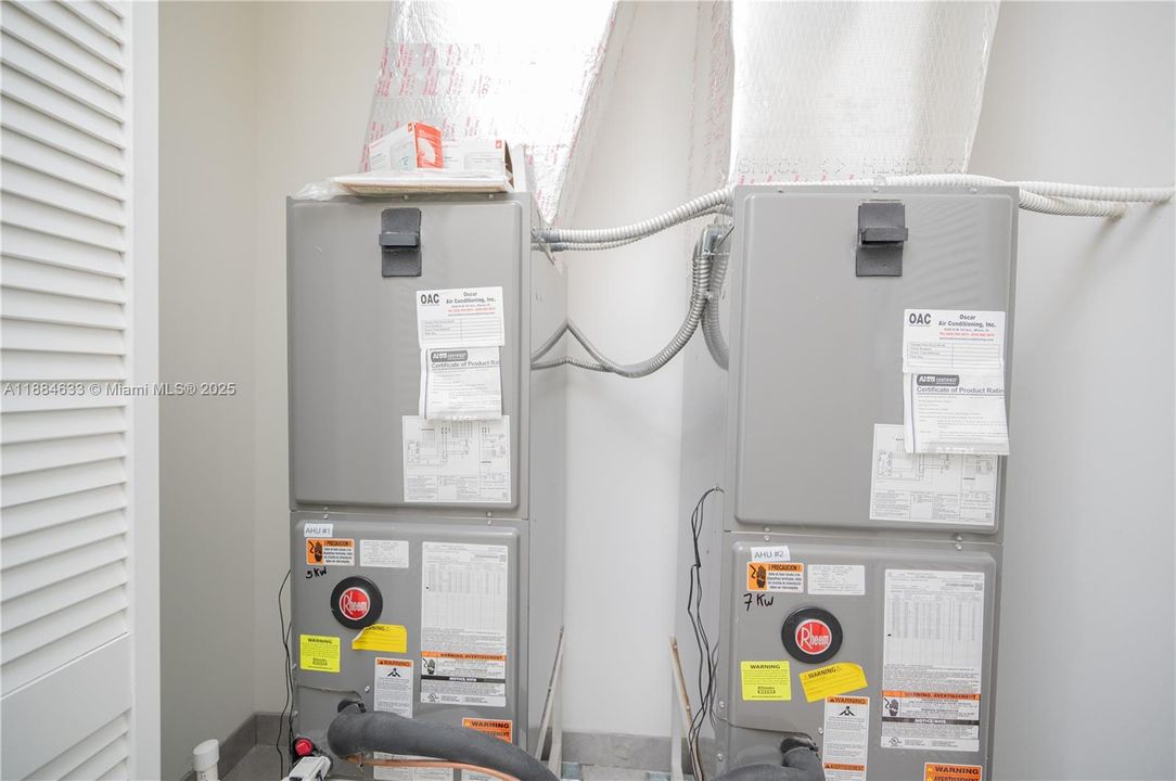 最近售出: $1,100,000 (4 贝兹, 3 浴室, 2863 平方英尺)