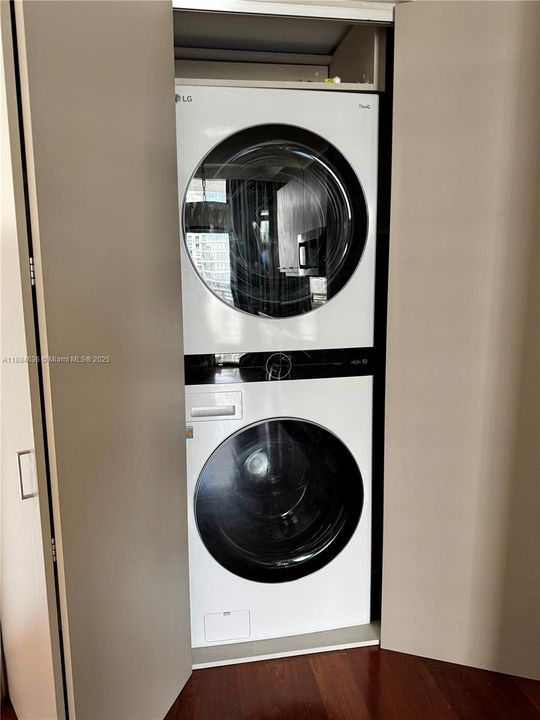 Recently Sold: $1,325,000 (2 beds, 2 baths, 1505 Square Feet)