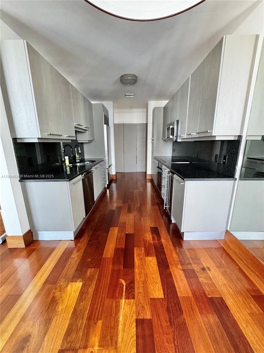 Recently Sold: $1,325,000 (2 beds, 2 baths, 1505 Square Feet)