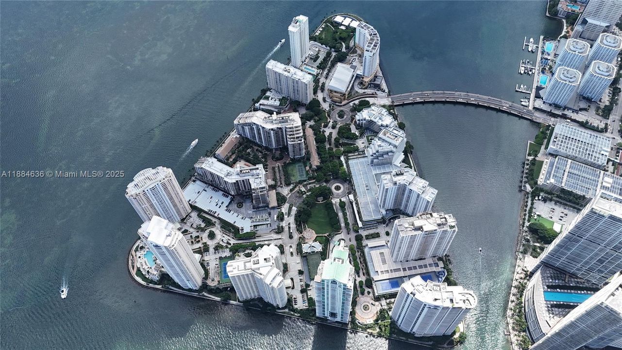 Recently Sold: $1,325,000 (2 beds, 2 baths, 1505 Square Feet)