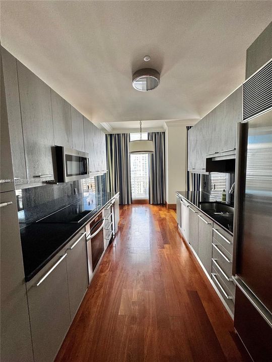 Recently Sold: $1,325,000 (2 beds, 2 baths, 1505 Square Feet)