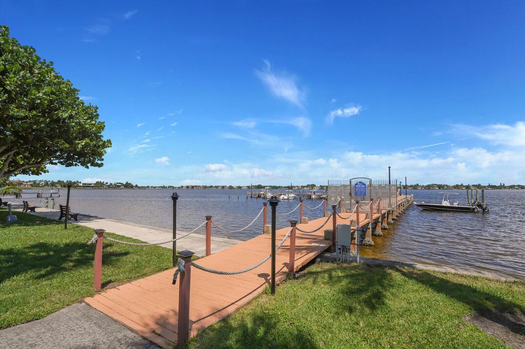 Dock