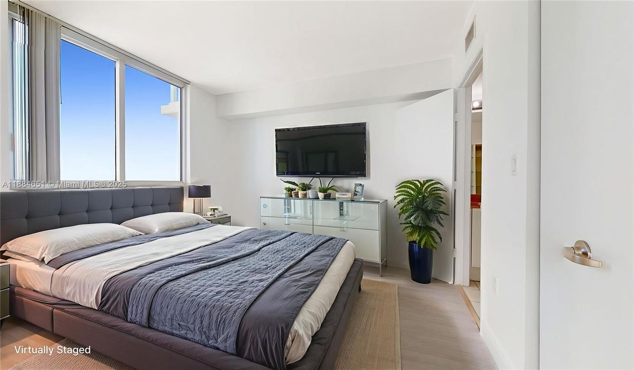 En Venta: $335,000 (2 camas, 2 baños, 857 Pies cuadrados)