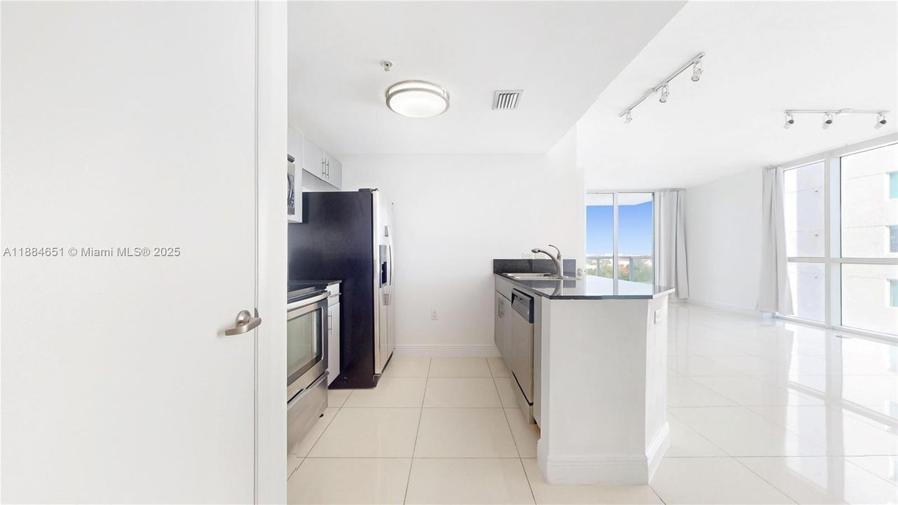 En Venta: $335,000 (2 camas, 2 baños, 857 Pies cuadrados)