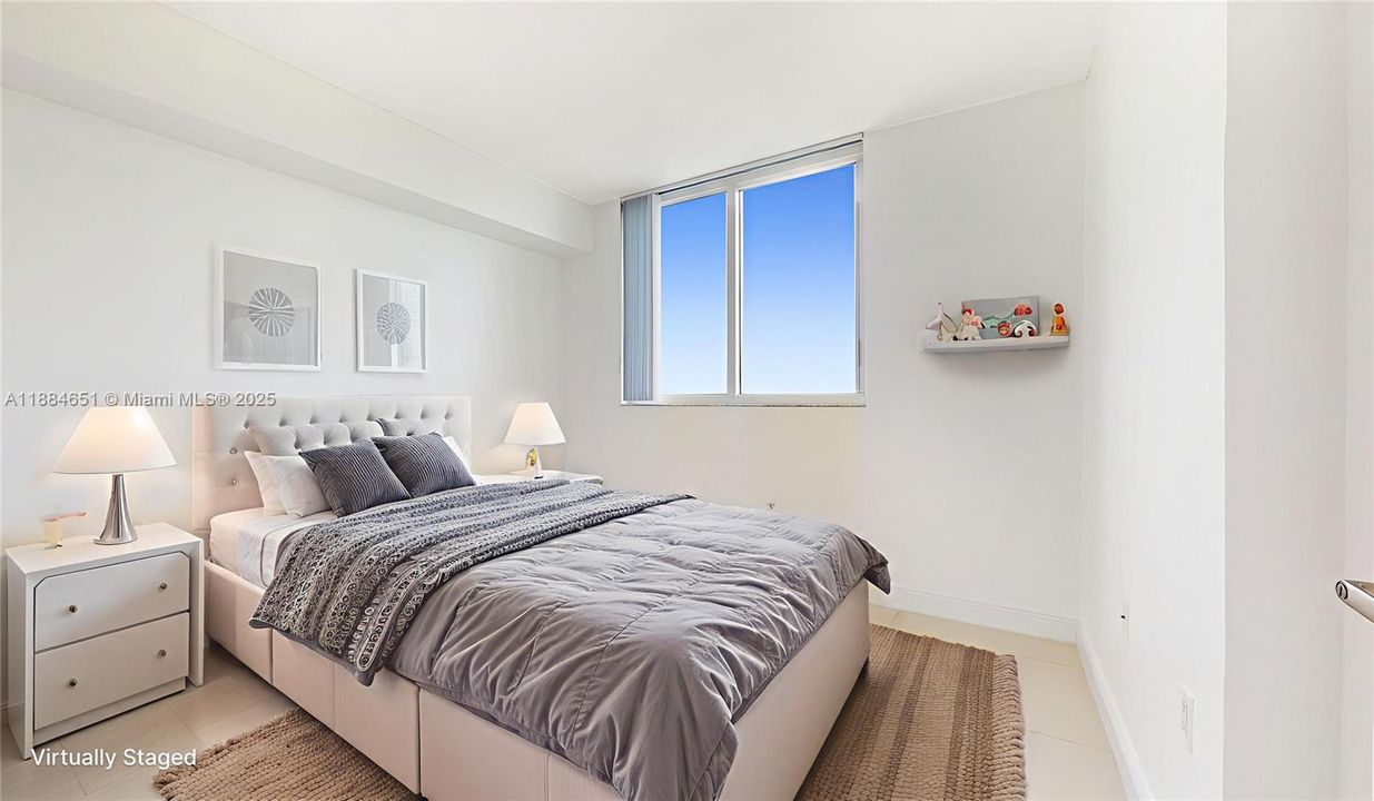 En Venta: $335,000 (2 camas, 2 baños, 857 Pies cuadrados)